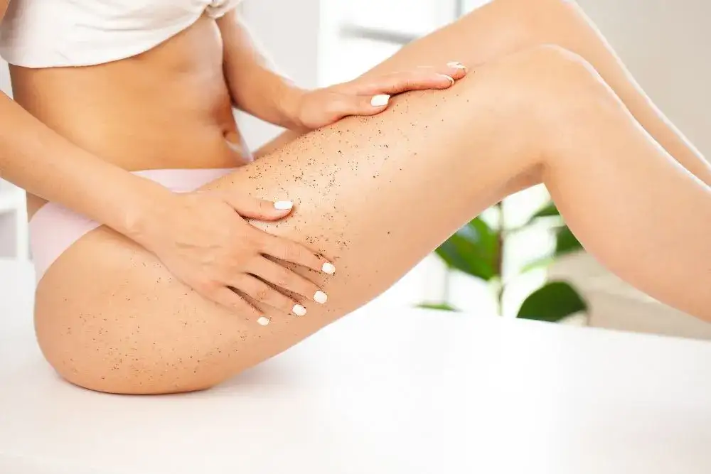 Jak pozbyć się cellulitu? Domowe sposoby i skuteczne zabiegi