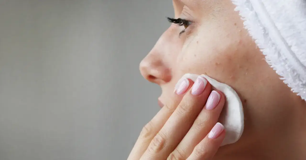 Jak pozbyć się pryszczy? Ekspert radzi: Apteka, dom, dieta, pielęgnacja