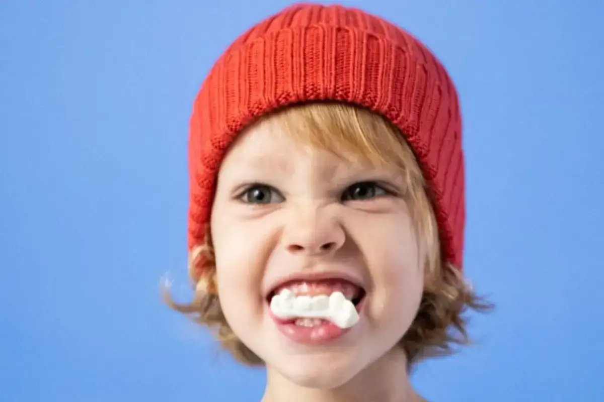 Zgrzytanie zębami u dzieci podczas snu: Przyczyny i rozwiązania