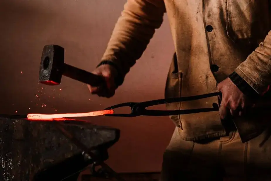 Pracownia rzeźby: Odkryj tajniki rzeźbienia i wyjątkowe warsztaty