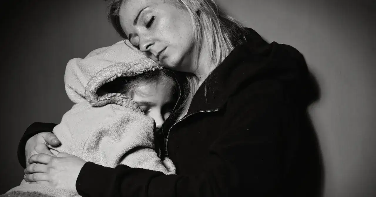 Ile kosztuje dom samotnej matki? Sprawdź, co musisz wiedzieć!