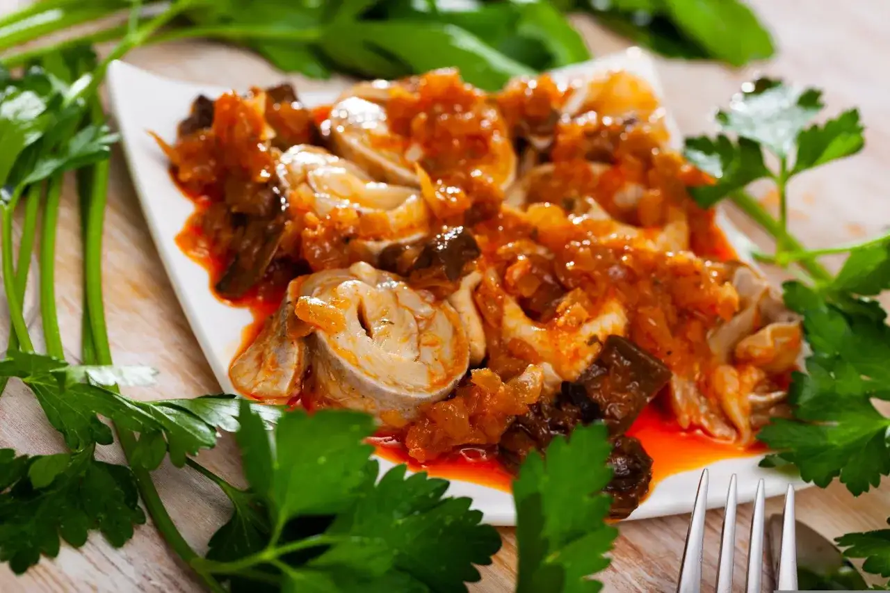 Kaszubskie śledzie z ze śliwką to must-try! Ujawniamy przepis!