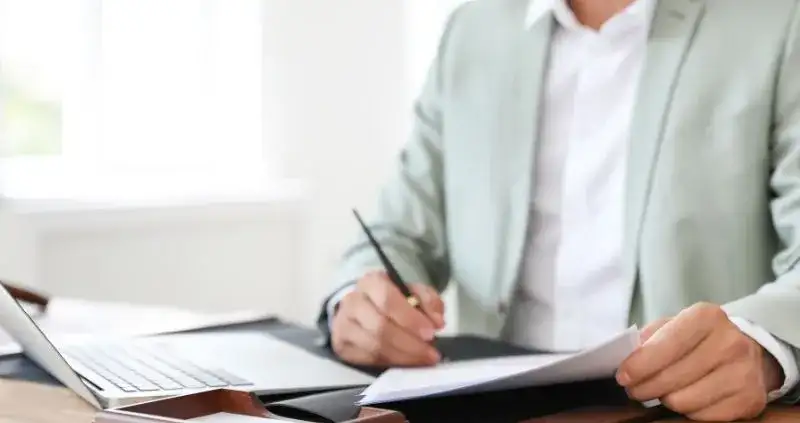 Czy notariusz informuje o testamencie? Poznaj swoje prawa i obowiązki