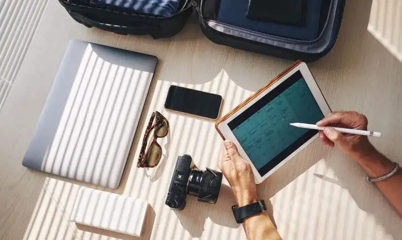 Zarobki w biurze podróży: 6096 zł brutto to dopiero początek!