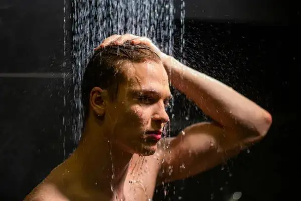 Jaka kąpiel po treningu? Wybierz metodę dla optymalnej regeneracji