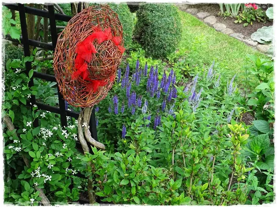 Jak zrobić ozdoby z wikliny do ogrodu - proste projekty DIY krok po kroku