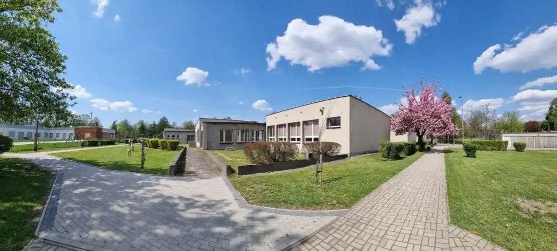 Szkoła dla niesłyszących w Poznaniu: wsparcie i możliwości edukacyjne