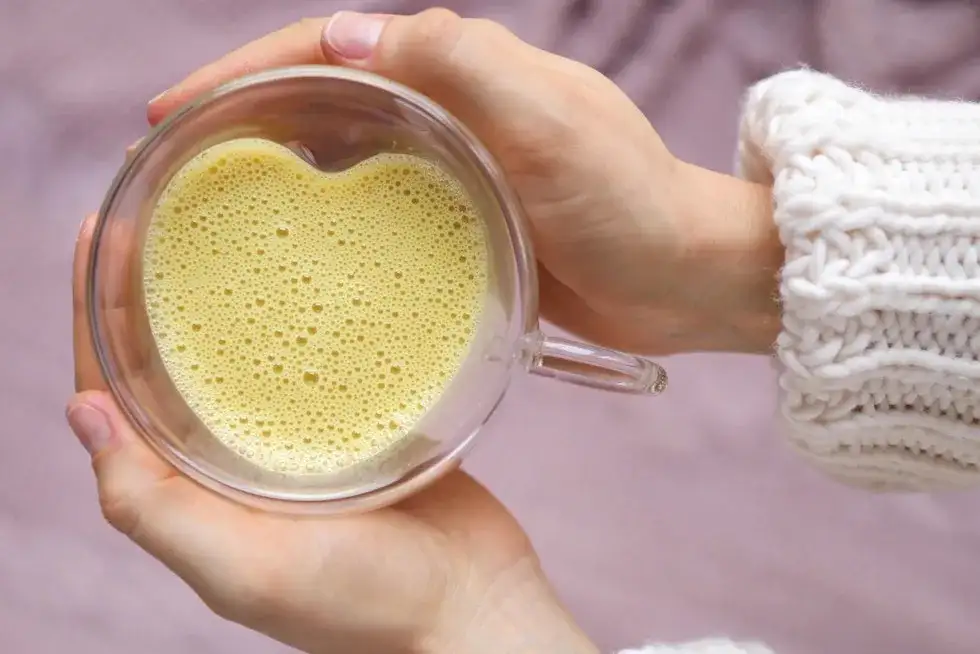 Co pić rano zamiast kawy? 5 zdrowych napojów, które pokochasz