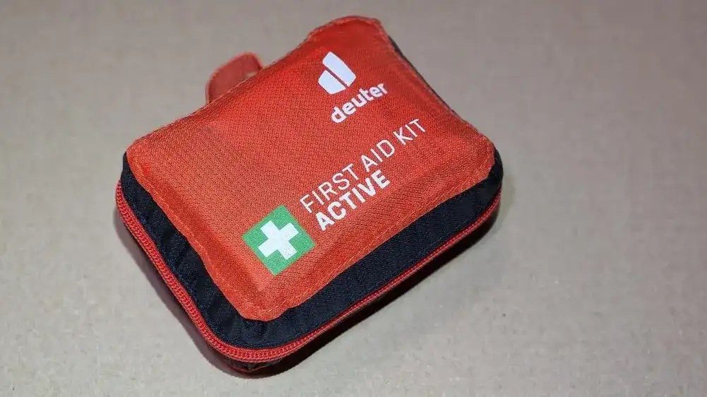 Apteczka w góry co zabrać: niezbędne elementy dla bezpieczeństwa