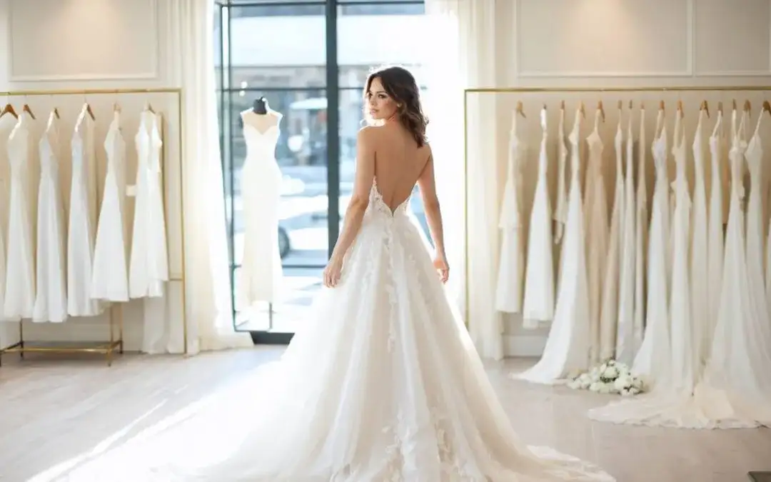 Suknia ślubna z kołem czy bez? Jak podjąć najlepszą decyzję?