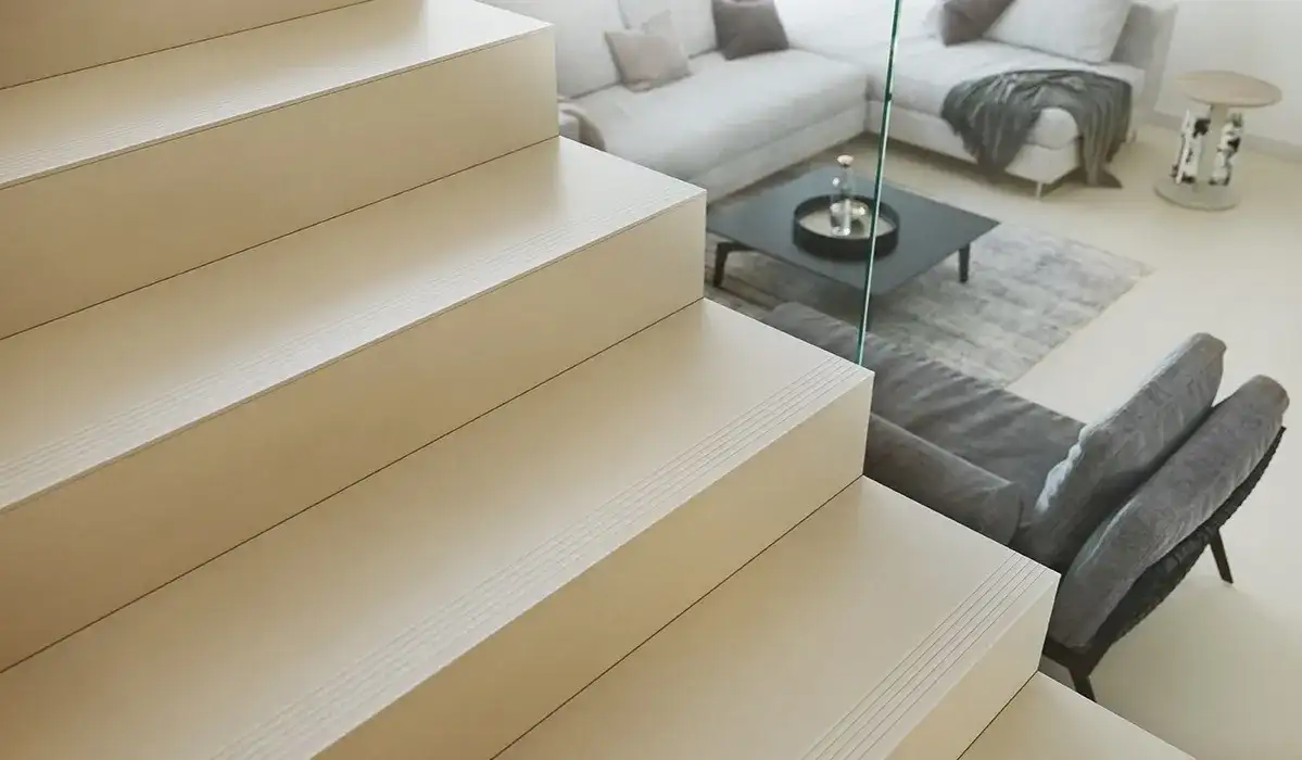 Czym wykończyć betonowe schody, aby uniknąć kosztownych błędów?