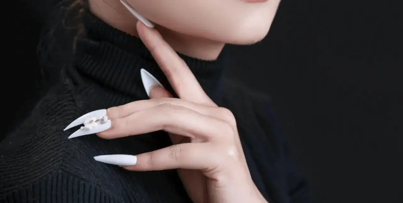 Jak szybko zapuścić paznokcie i uniknąć ich łamania? Sprawdzone sposoby