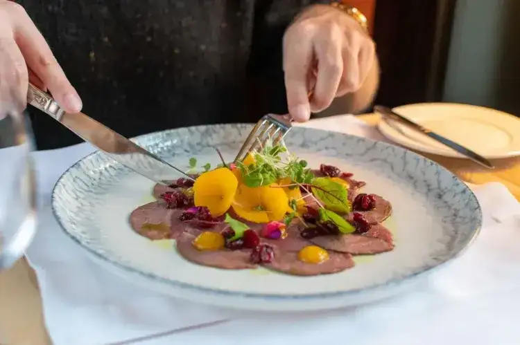 Gdzie zjeść w Sopocie? Odkryj najlepsze restauracje i smaki