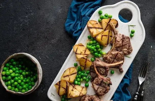 Jak przyprawić jagnięcinę na grilla, aby zachwycić smakiem?