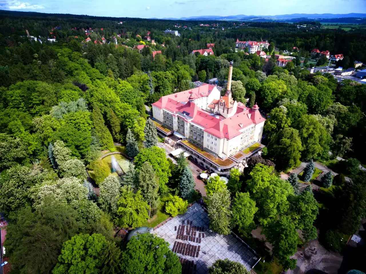 Polanica-Zdrój: Co zwiedzić? Odkryj uzdrowiskowe perły i atrakcje!