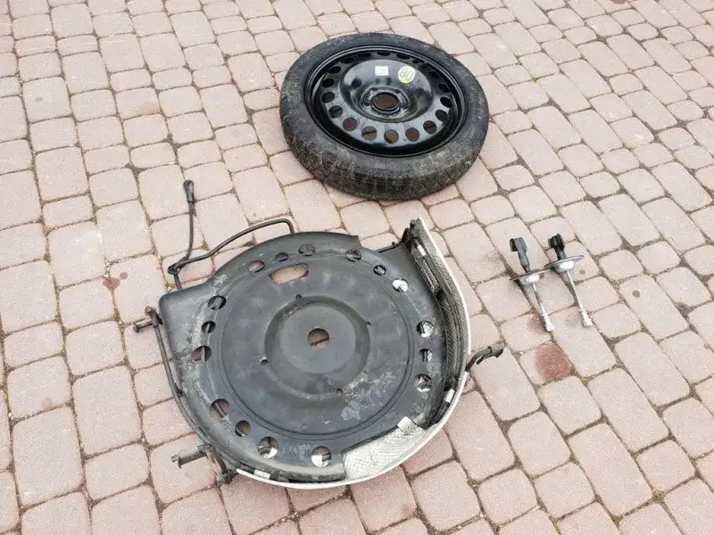 Opel Zafira C: Gdzie koło zapasowe? Sprawdź lokalizację i alternatywy