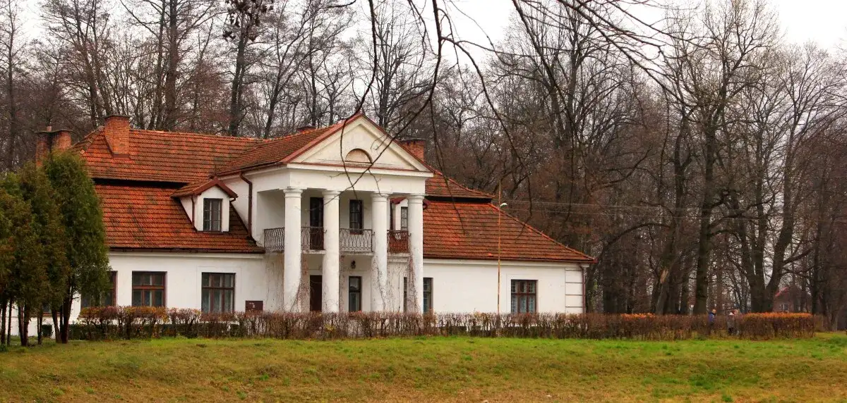 Zabytkowe dworki w Podkarpackiem – odkryj ich historię i urok