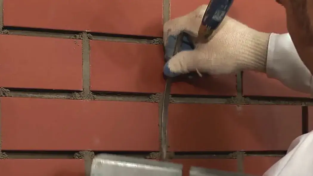 Ile kosztuje położenie płytek klinkierowych na elewacji? Sprawdź koszty