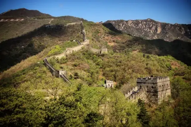 Czy mur chiński jest widoczny z kosmosu? Zaskakująca prawda o popularnym micie