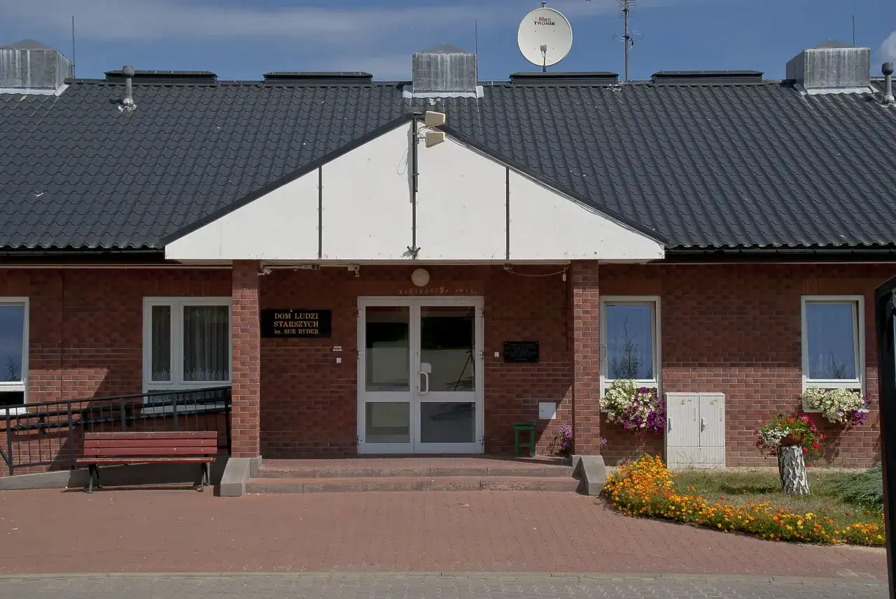 Opieka w DPS Kałków-Godów: Czy to miejsce dla Twojej rodziny?