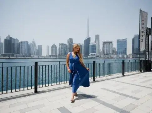 Jakie dodatki do szafirowej sukni? Sprawdź, jak stworzyć idealną stylizację!