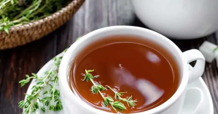 Domowa herbata tymiankowa: prosty przepis na aromatyczny napar z tymianku
