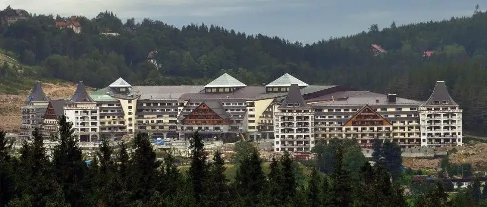 Hotel Gołębiewski Karpacz - Kiedy powstał i jakie miał trudności?