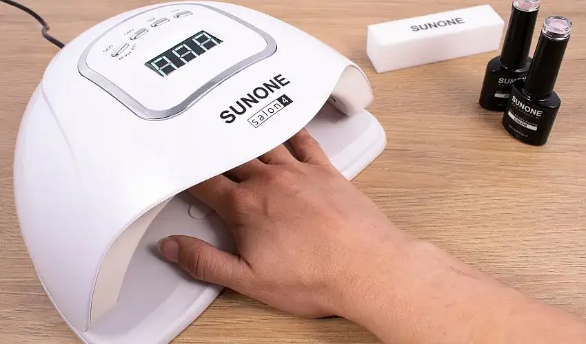 Najlepsza lampa LED do paznokci - uniknij słabych wyborów i zainwestuj w jakość