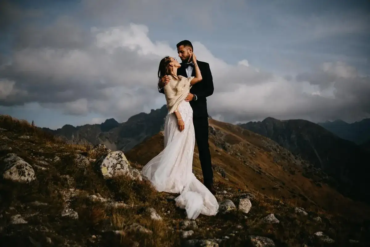 Kiedy szukać sukni ślubnej, aby uniknąć stresu i pośpiechu