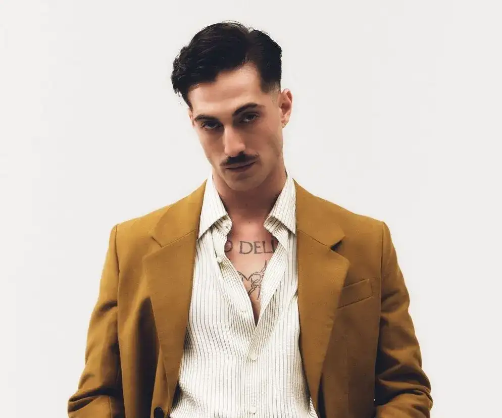 Ile Dzinold ma lat? Zaskakujące fakty o jego życiu i karierze