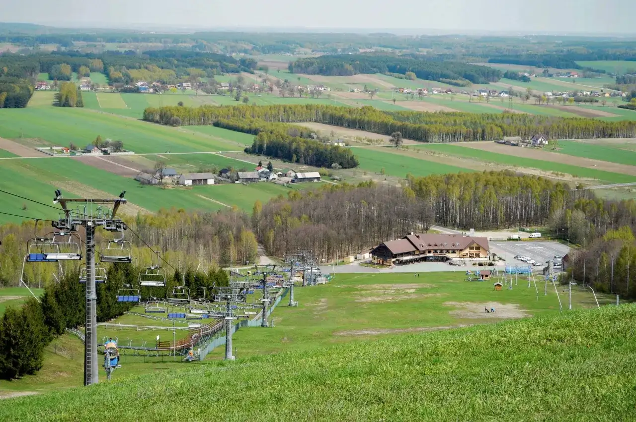 Góra Kamieńsk atrakcje – nie przegap najlepszych miejsc na wypoczynek