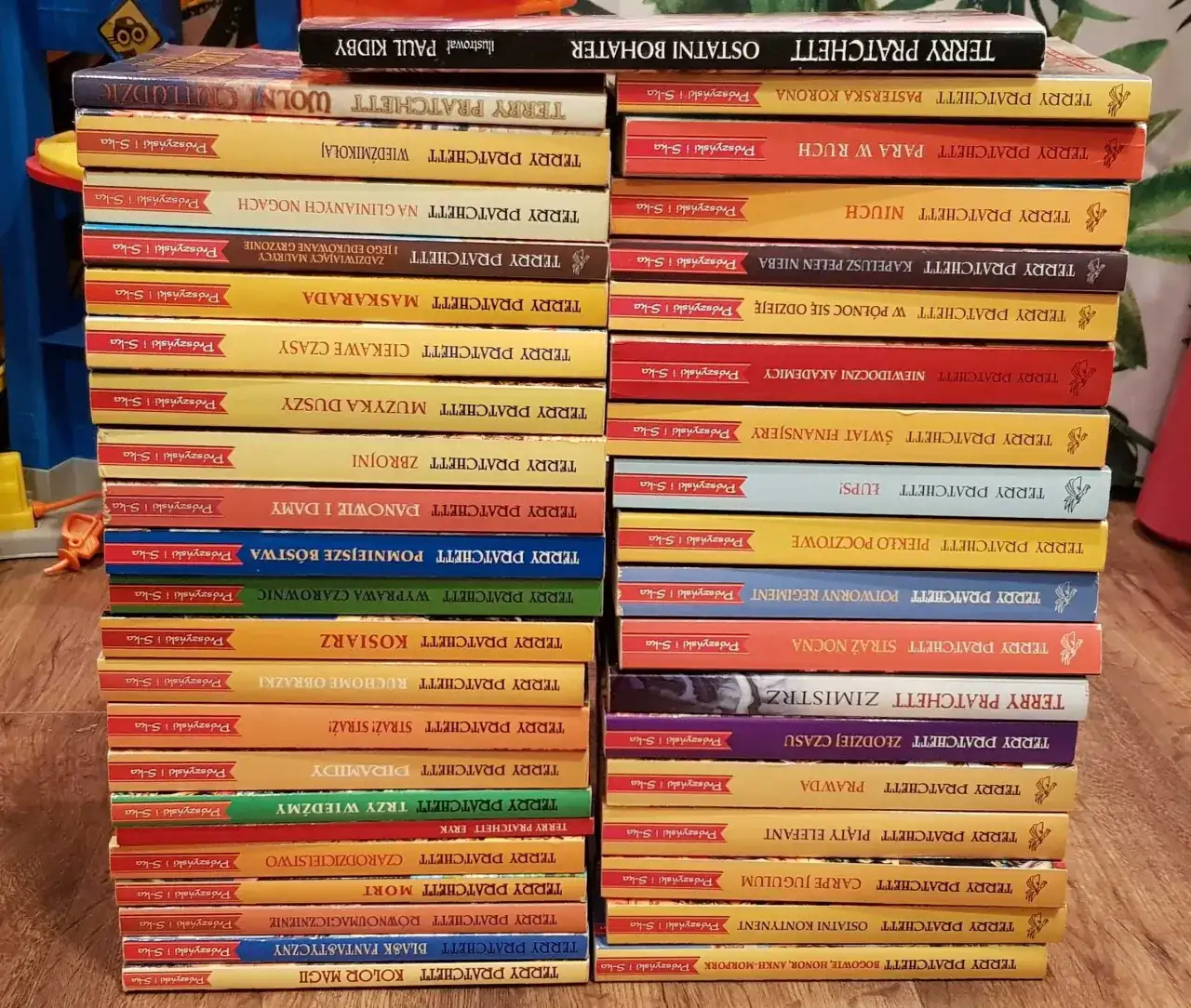  Terry Pratchett książki - Cała seria niezapomnianych książek legendy fantasy!