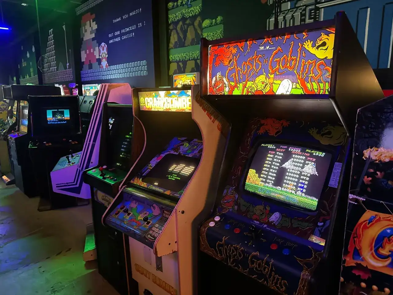 Gry arcade co to znaczy? Odkryj ich fascynujący świat i historię