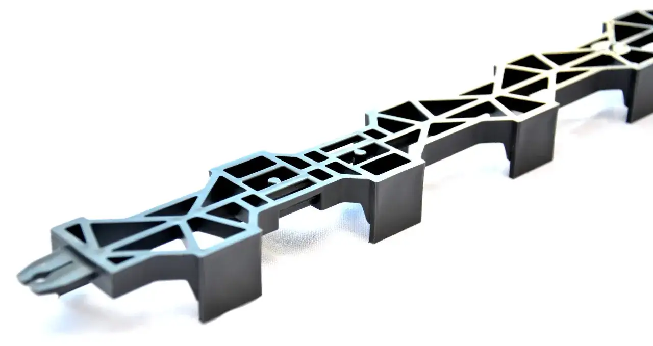 Listwy dystansowe pod zbrojenie: Jak uniknąć błędów i korozji?