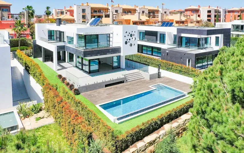 Nieruchomości w Hiszpanii czy warto? Odkryj ryzyko i zyski inwestycji