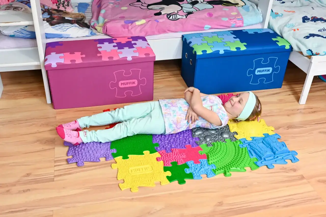 Mata sensoryczna Muffik: Jak wybrać i dbać o zdrowie stóp dziecka?