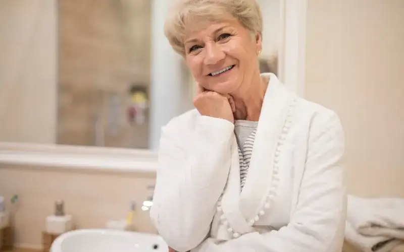 Refundacja krzesła toaletowego z NFZ: Jak uzyskać? [Przewodnik]