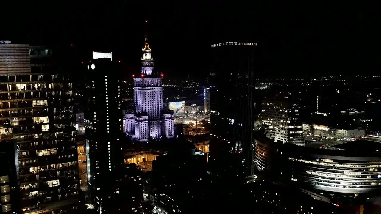 Nocne zdjęcia i filmowanie: 7 sekretów mistrzowskich ujęć