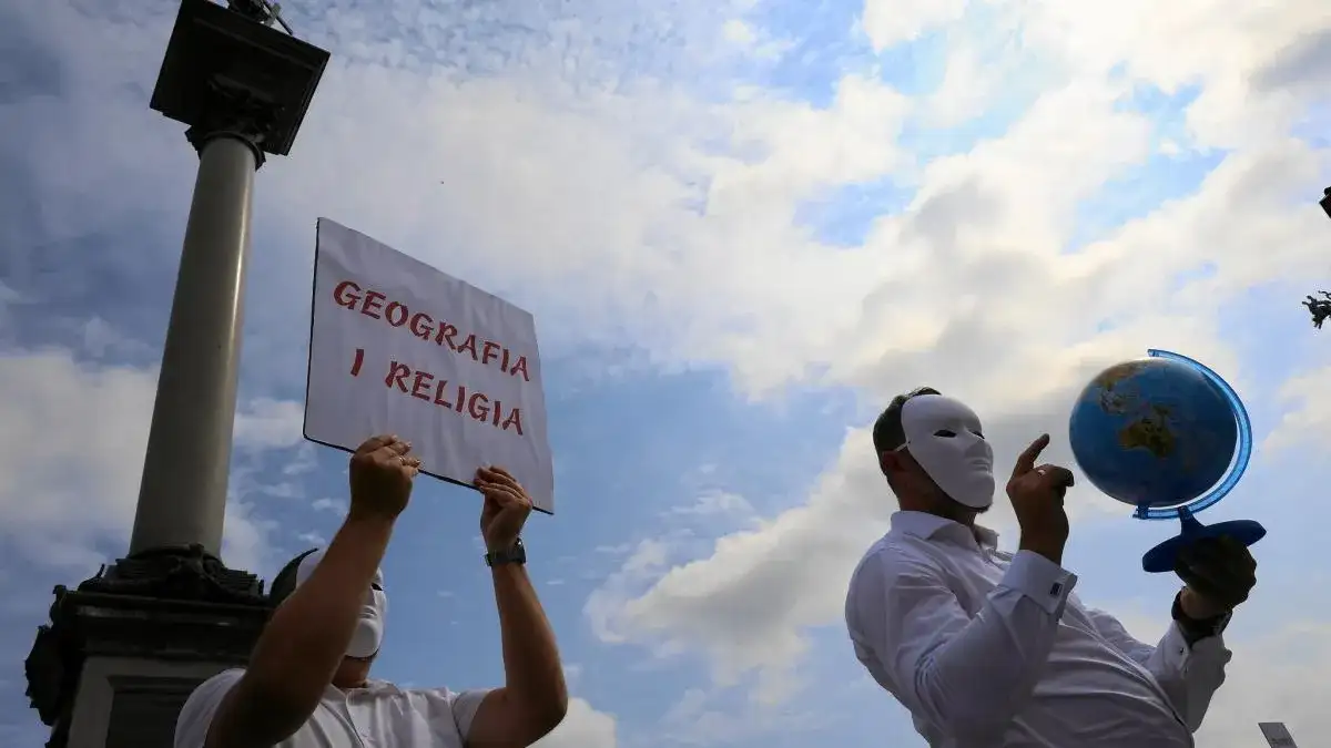 Czy nauczyciel religii może być wychowawcą? Kontrowersje i przepisy