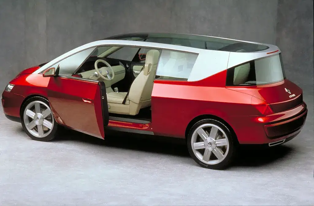 Renault Avantime to wizjonerski geniusz czy spektakularna klapa?