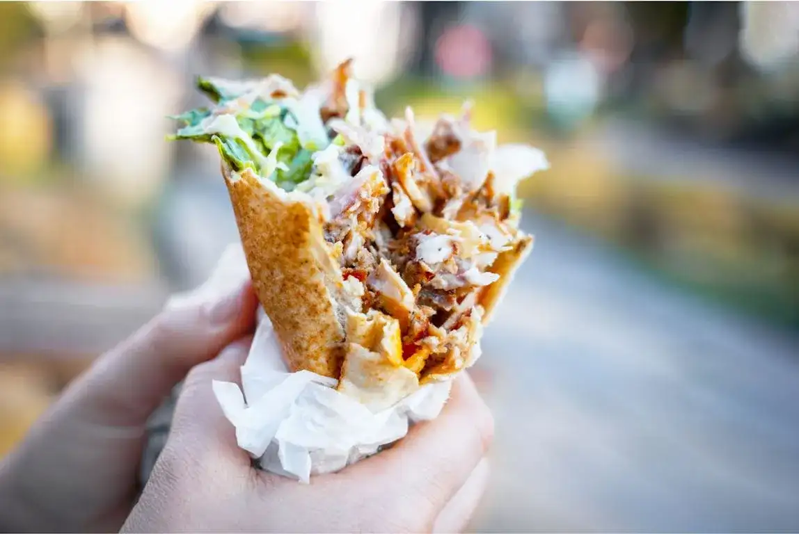 Ile kcal ma kebab box? Zaskakujące fakty i triki na lżejszy posiłek!