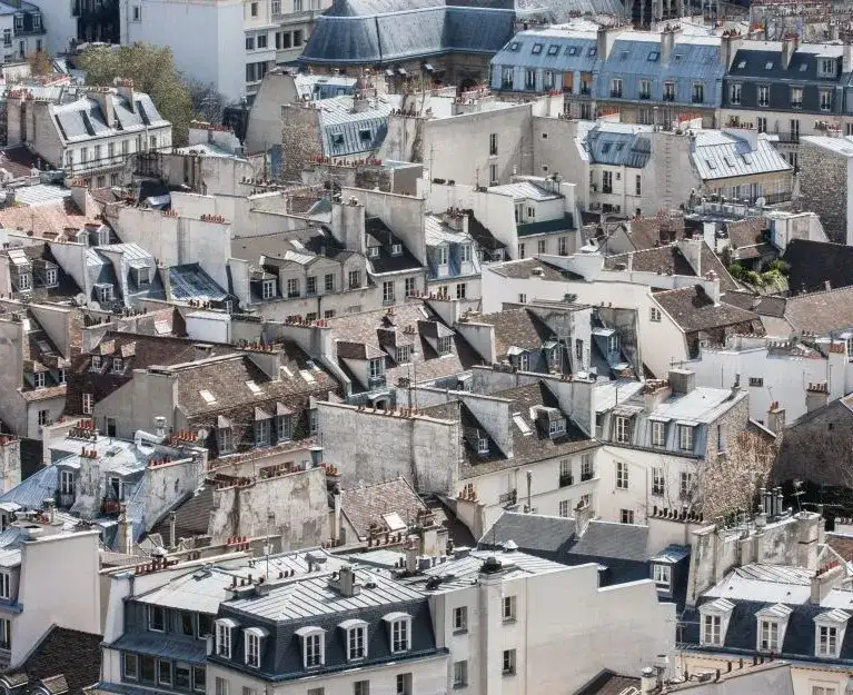 Czego nie ma w Paryżu? Zaskakujące fakty o brakujących elementach