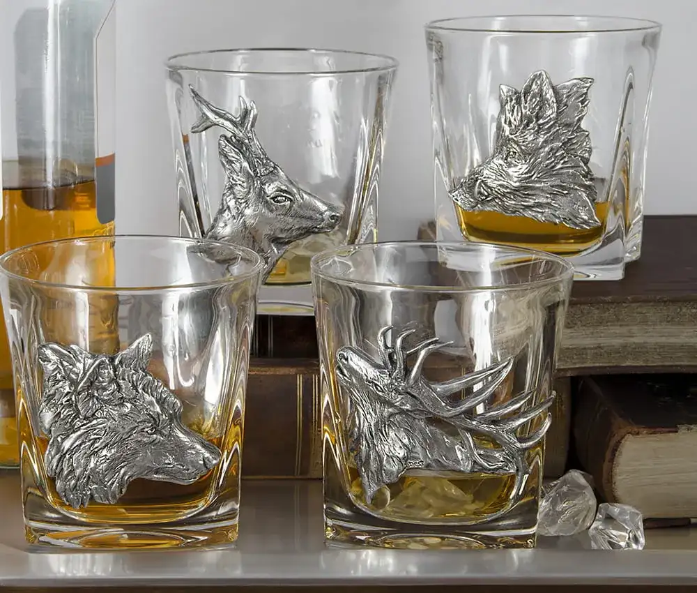 Jak nazywa się szklanka do whisky? Odkryj różne rodzaje i ich cechy