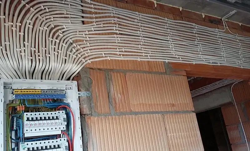 Koszt instalacji elektrycznej - Ile kosztuje elektryk, w domu 200m2, w domu 100m2