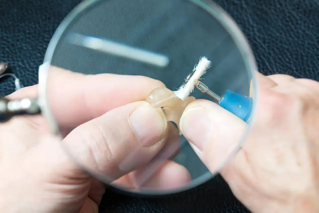 Ile kosztuje aparat słuchowy na nfz? Sprawdź ceny i dofinansowanie