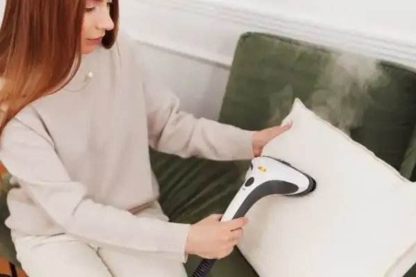 Czyszczenie poduszek ogrodowych: Uniknij błędów, ciesz się świeżością!