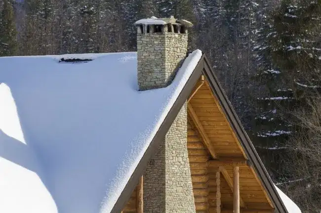 Komin systemowy: zaprawa czy klej - co wybrać dla trwałości?