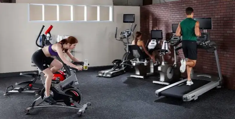 Trening kardio: Poznaj jego moc dla serca i szczupłej sylwetki