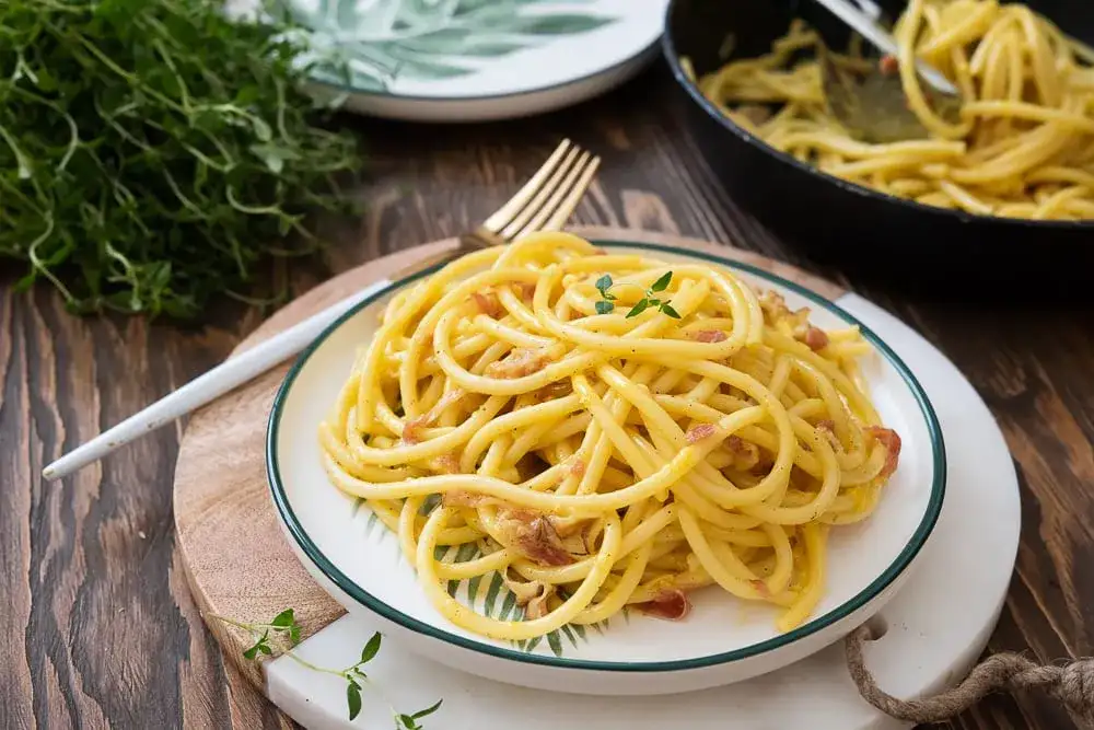 Pomysł na spaghetti carbonara: Prosty przepis na idealne danie