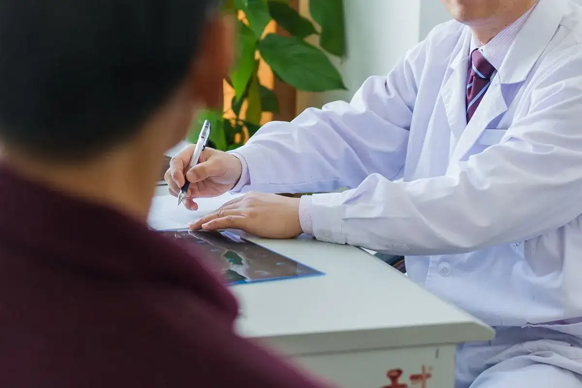 Ile kosztuje wizyta domowa lekarza? Ceny i ważne informacje, które musisz znać